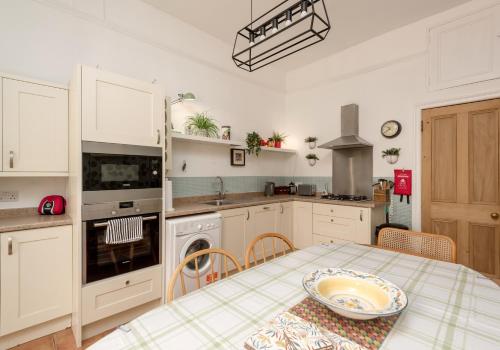 The Lauderdale Street Residence - image 5