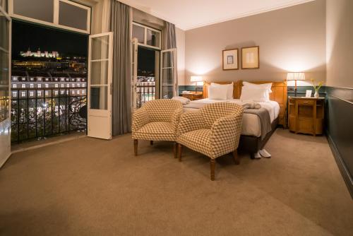 Double or Twin Room with Rossio Square view image 6