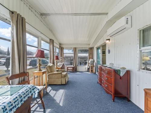 907 Z1 Village of Silver Lake by REMAX Premier in เลดี้ เลค (FL)