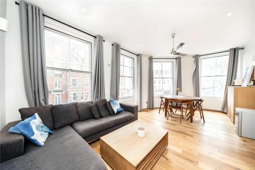 2BD London Luxe Retreat in the Heart of City, Londra