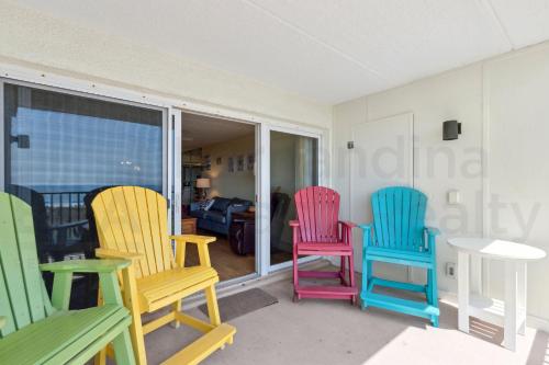 Beachfront 2nd floor unit. 2 bedroom 2 bath private balcony with sweeping ocean view - image 5