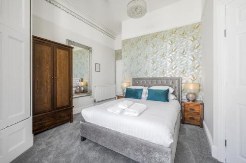 Latimer House - image 11