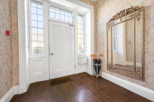 Latimer House - image 12