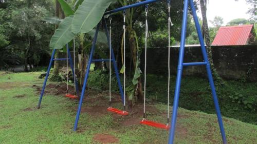 taman, Waterfall Hostel and restaurant in David