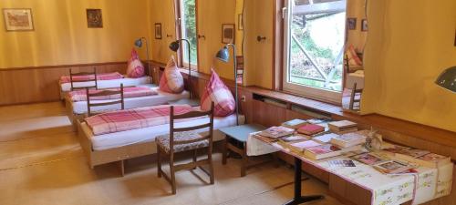 1 twin bed