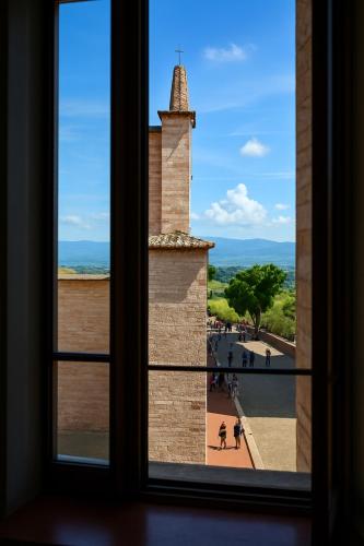 Hotel Roma Assisi in إيريمو ديلي كارتشيري