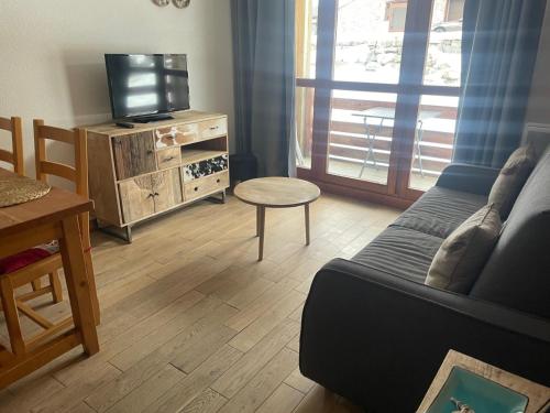 Superior One-Bedroom Apartment with Balcony