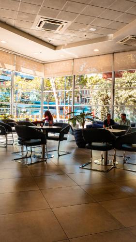 Vestíbulo, ibis Santiago Providencia. in Santiago