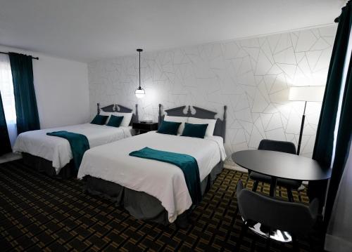 Pilgrim Inn in Lee, USA