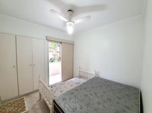 One-Bedroom Apartment image 3
