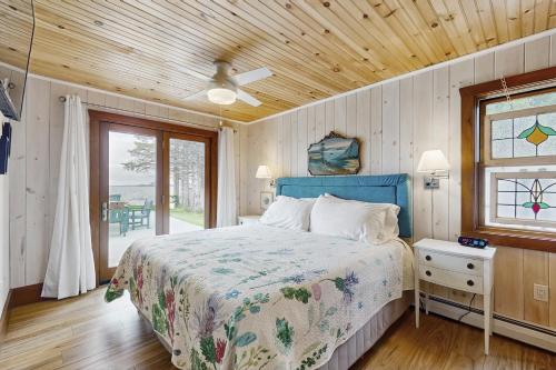 Shore Acres in Isle la Motte (VT)