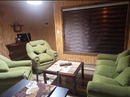 Casa amoblada con portón eléctrico