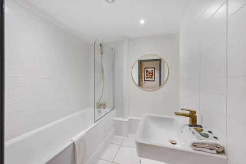 Baltic Apt II - City Centre with Parking, Sleeps 6, Liverpool (photo 7)