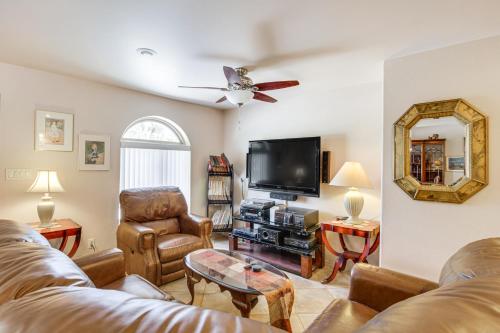 7 Mi to Catalina State Park Home with Mountain View in Catalina