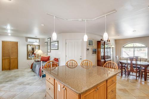 7 Mi to Catalina State Park Home with Mountain View in Catalina