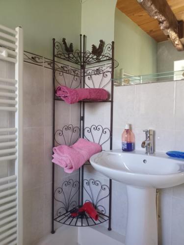 ห้องน้ำ, Charmante longère bretonne (Charmante longere bretonne) in บูร์บริยัก