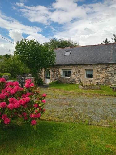 สวน, Charmante longère bretonne (Charmante longere bretonne) in บูร์บริยัก