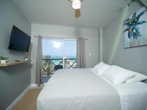 Sandbar Beachfront Hotel & Hostel Restaurant in San Pedro