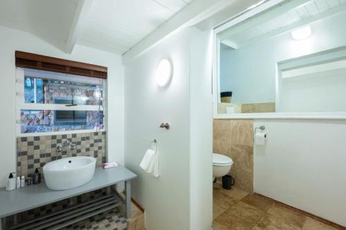 Llandudno - Wood-fired Hot tub and Outdoor Pool with Gym and Sleeps 14 - image 8
