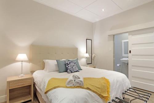 Brighton Court - Self check-in 2 bedrooms beachfront - image 5
