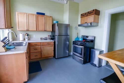 Private Island Getaway - 2BR Cottage in Peaks Island (ME)