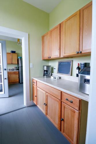 Private Island Getaway - 2BR Cottage in Peaks Island (ME)