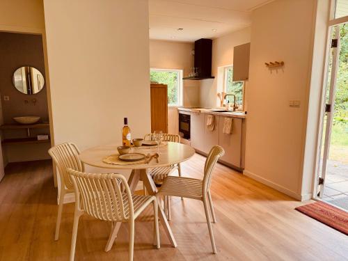 Lovely bungalow lots of privacy in วินตอร์วิก