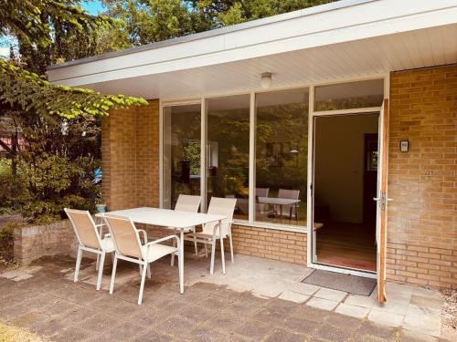 Lovely bungalow lots of privacy in วินตอร์วิก