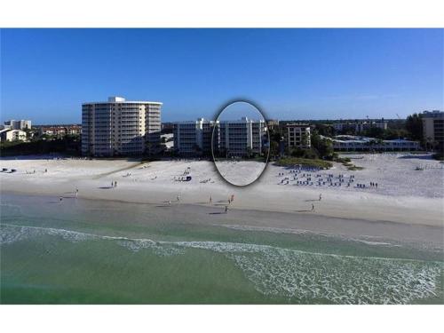 Full beachfront Condo - Gulf view- Sunsets - Pool - Chairs, Siesta Key (photo 2)