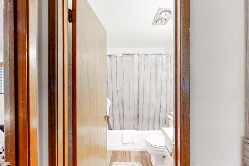 Sierra Manor Escape - image 11