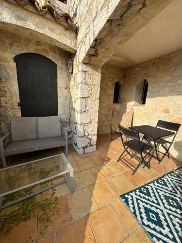 Létesítmények, Maison Lou in Falicon