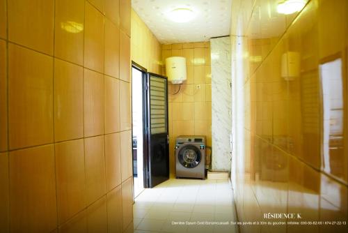 Residence K, Kofa