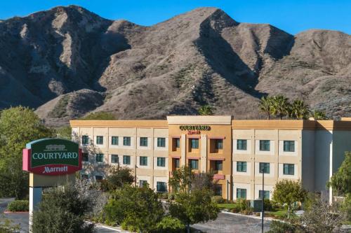 Courtyard by Marriott Santa Clarita Valencia - image 3