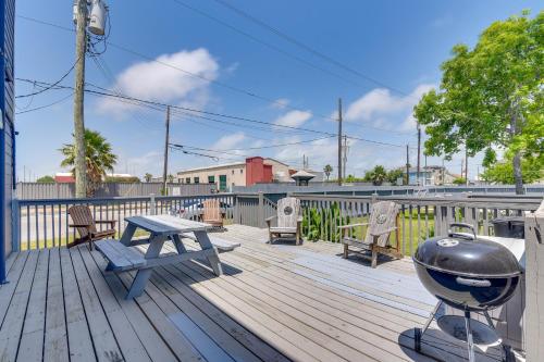 Walk to The Strand Home in Historic Galveston near Vasútmúzeum