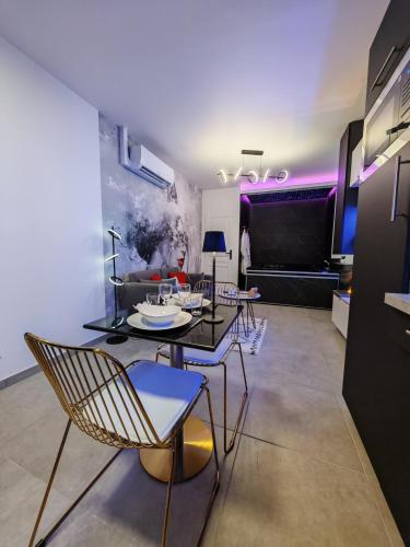- Aux Bulles 2 - Suite & SPA - By Skyline Residence in Limoges