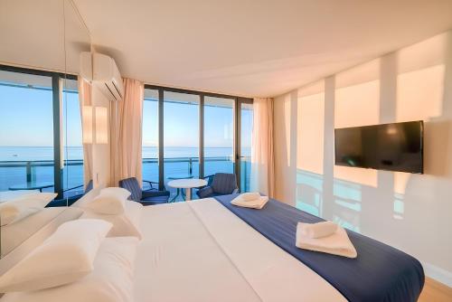 Studio with Sea View