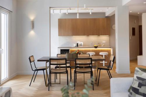 Spacious Athenian escape, Koukaki, Atény