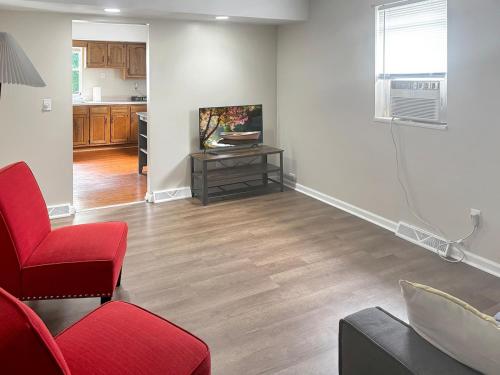 . Ideal 2BR 1BA Apartment Near IUP & More!