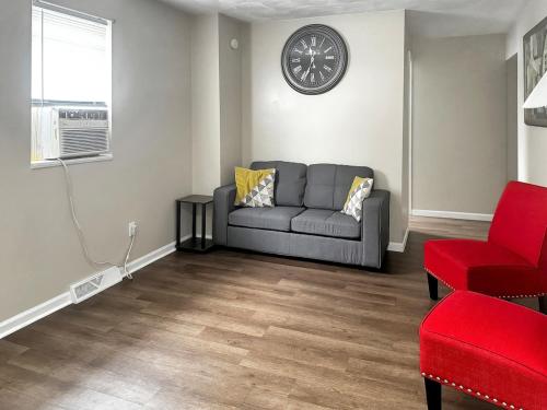 Ideal 2BR 1BA Apartment Near IUP & More! in Indiana, USA