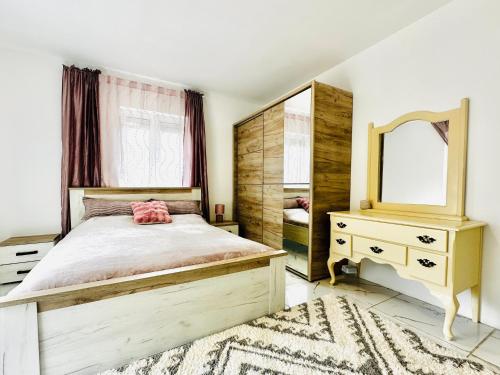 Kamar tidur, MorePlanina in Sutomore