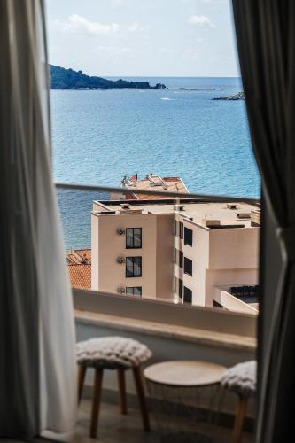 Aura Tower Aparments by In Property in Rafailovići