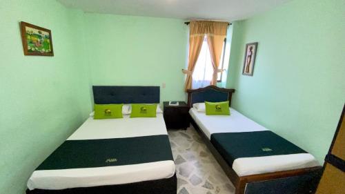 1 double bed, 1 twin bed