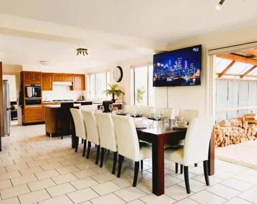 Alpine Vista Large Family Holiday Home in Dalgety