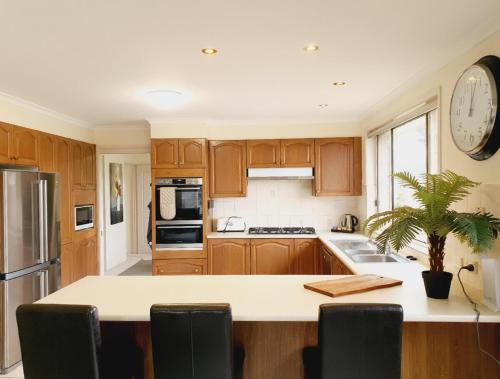 Alpine Vista Large Family Holiday Home in Dalgety