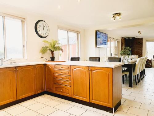 Alpine Vista Large Family Holiday Home in Dalgety