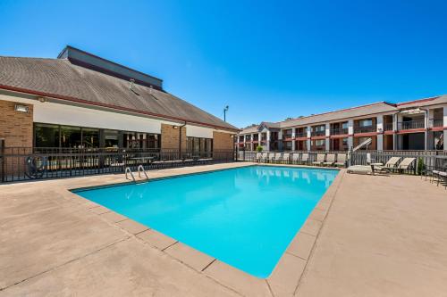 泳池, 桑福德红屋顶旅店 (Red Roof Inn Sanford) in 桑福德(NC)
