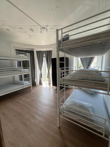 Bagetti hostel only for girls - image 7