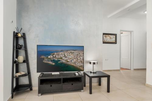 Apostolakis Nea Chora Apts - Tap to explore photos