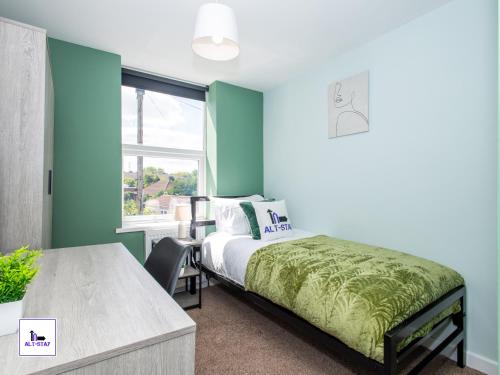Ledger by Alt-Stay Contractor Accommodation - 4 Bed Contractor Home With Parking, Wi-Fi & Full Kitch in Lofthouse (Leeds)