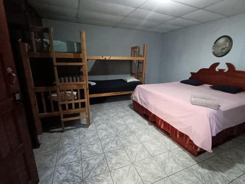 Quadruple Room image 2